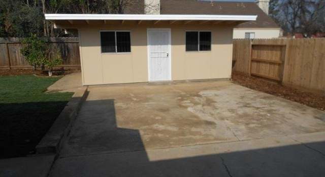 Photo of 422 W Vartikian Ave, Fresno, CA 93704