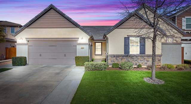 Photo of 1879 N Whitehorse Ln, Clovis, CA 93619