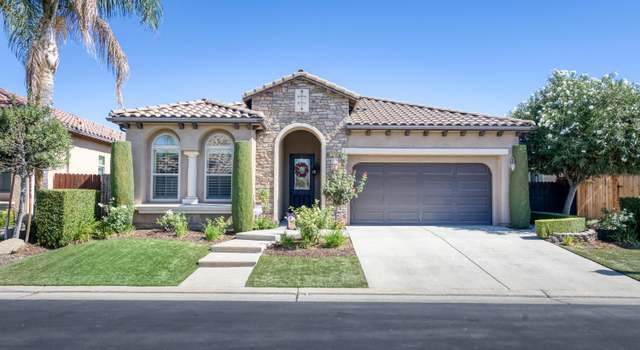 Photo of 1556 E Via Estrella Dr, Fresno, CA 93730