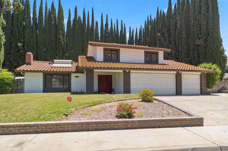 Photo of 123 N Willow Ave Clovis, CA 93612