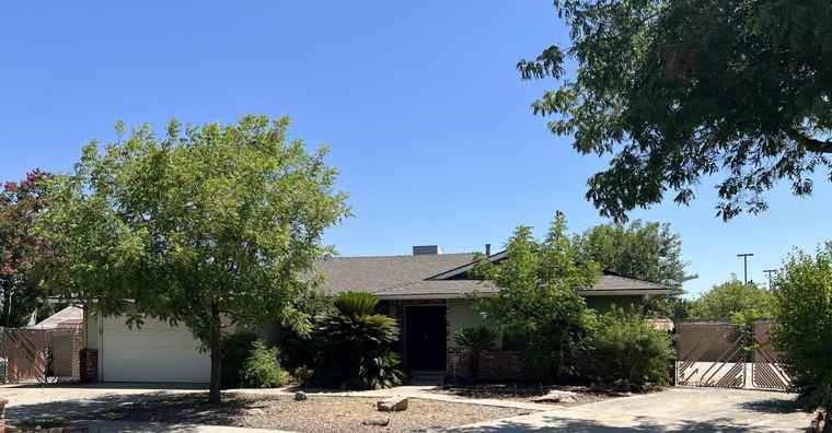 Photo of 6924 N Winery Fresno, CA 93710