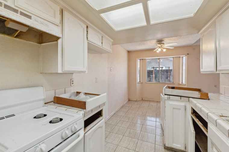 Photo of 705 Deerwood Dr Madera, CA 93637