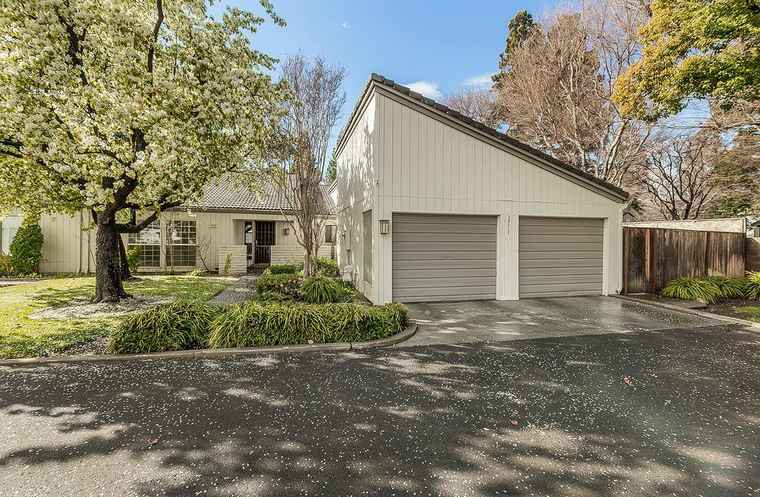 Photo of 1771 Tollhouse Ln Clovis, CA 93611