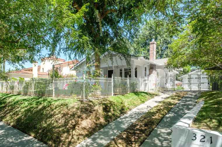 Photo of 321 E Brown Fresno, CA 93704