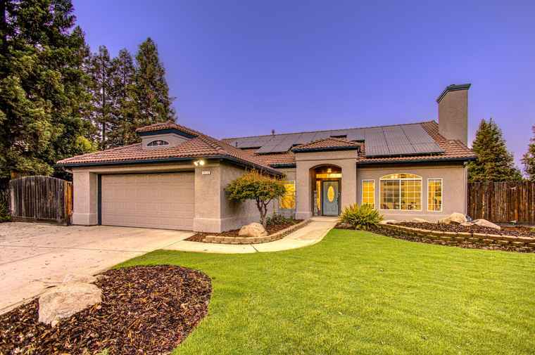Photo of 713 Magnolia Ave Clovis, CA 93611
