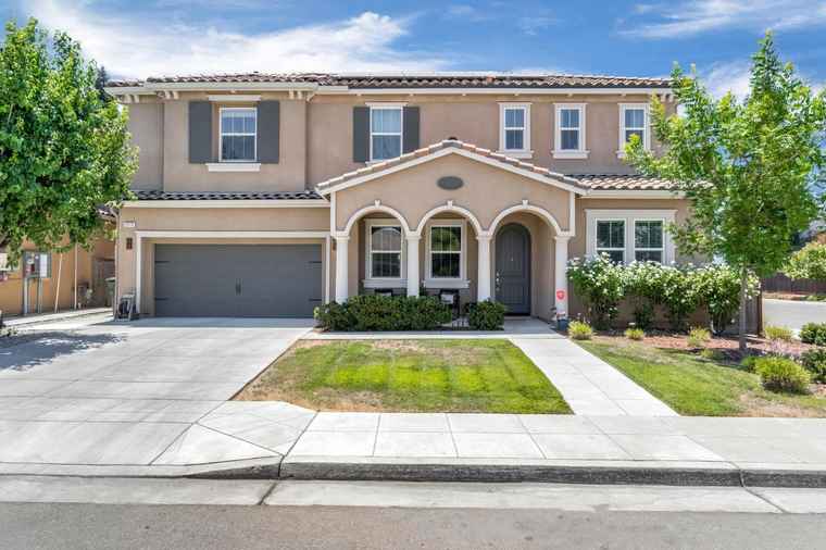 Photo of 2076 Chennault Ave Clovis, CA 93611