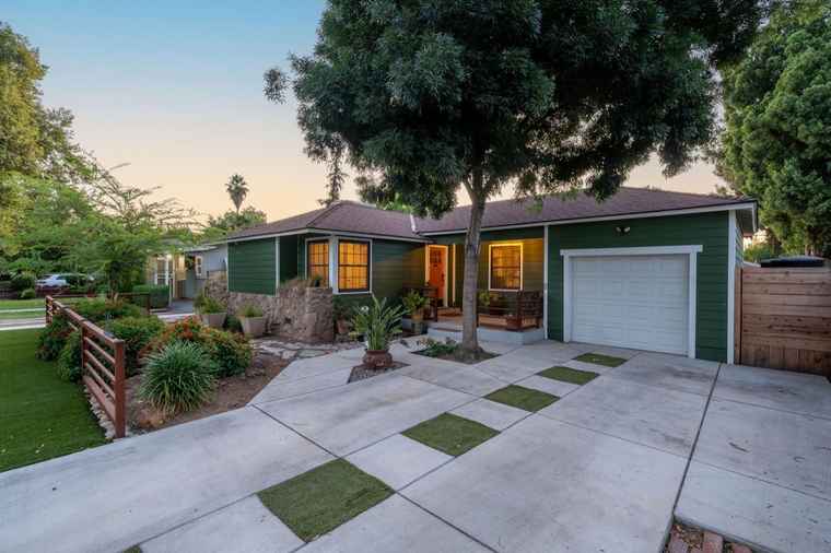 Photo of 2834 N Thorne Ave Fresno, CA 93704