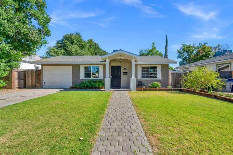 Photo of 1440 E Fountain Way Fresno, CA 93704