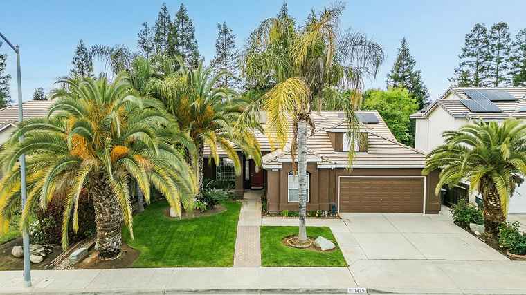 Photo of 7425 N Dearing Ave Fresno, CA 93720