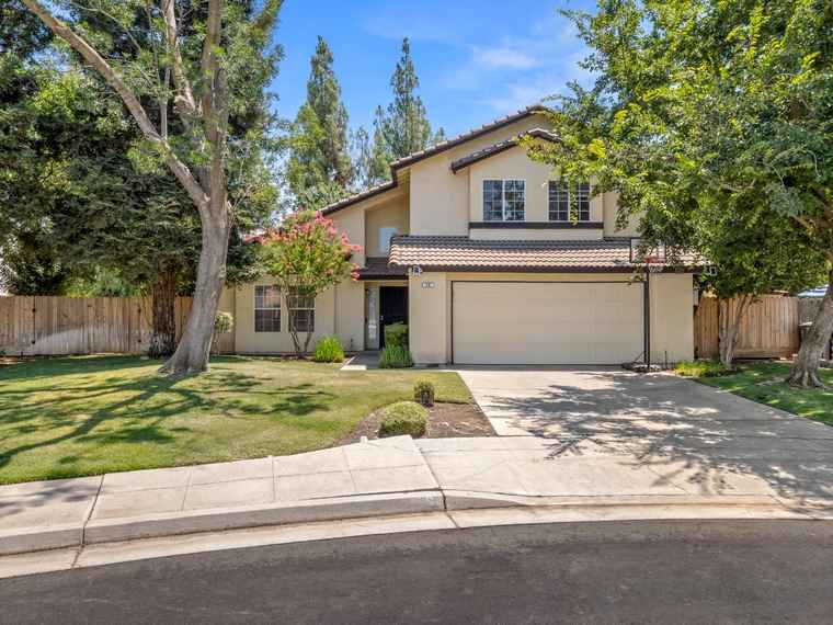 Photo of 49 Carolina Ave Clovis, CA 93611