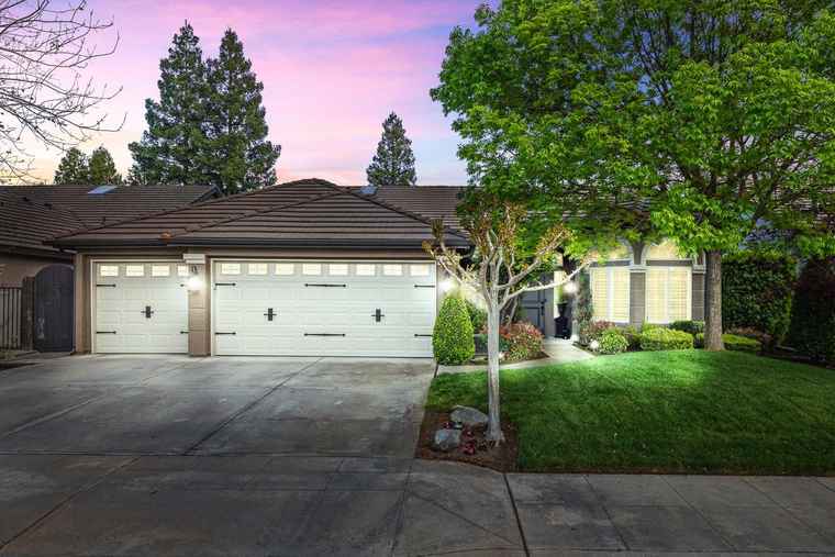 Photo of 9918 N Rowell Ave Fresno, CA 93720