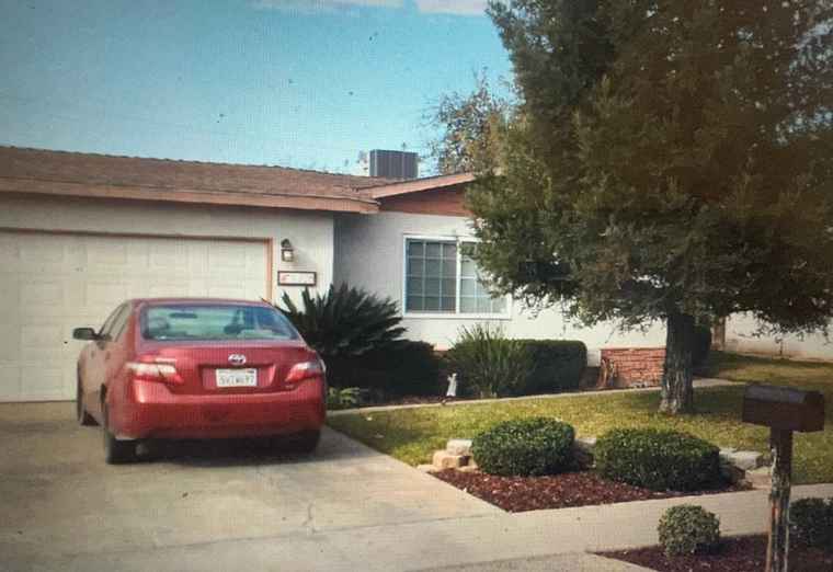 Photo of 1206 Merced St Madera, CA 93638