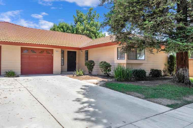 Photo of 913 Barnett Way Madera, CA 93637
