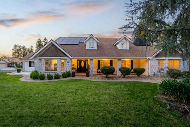 Photo of 575 W Alluvial Ave Clovis, CA 93611