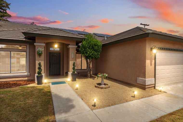 Photo of 2261 Magill Ave Clovis, CA 93611