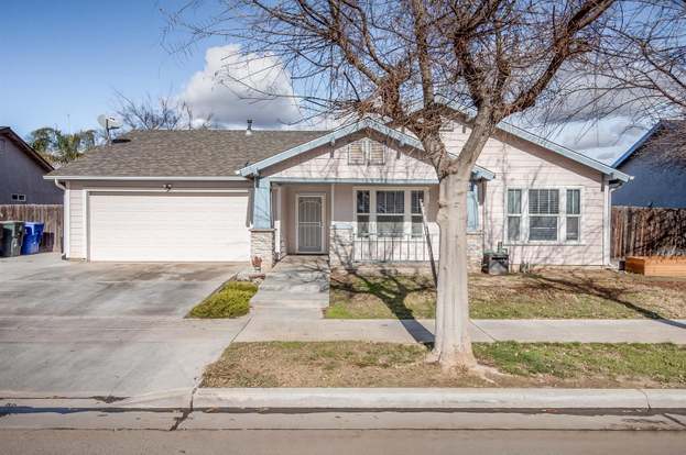 1891 E Lincoln Ave Reedley Ca 93654 Mls 552682 Redfin