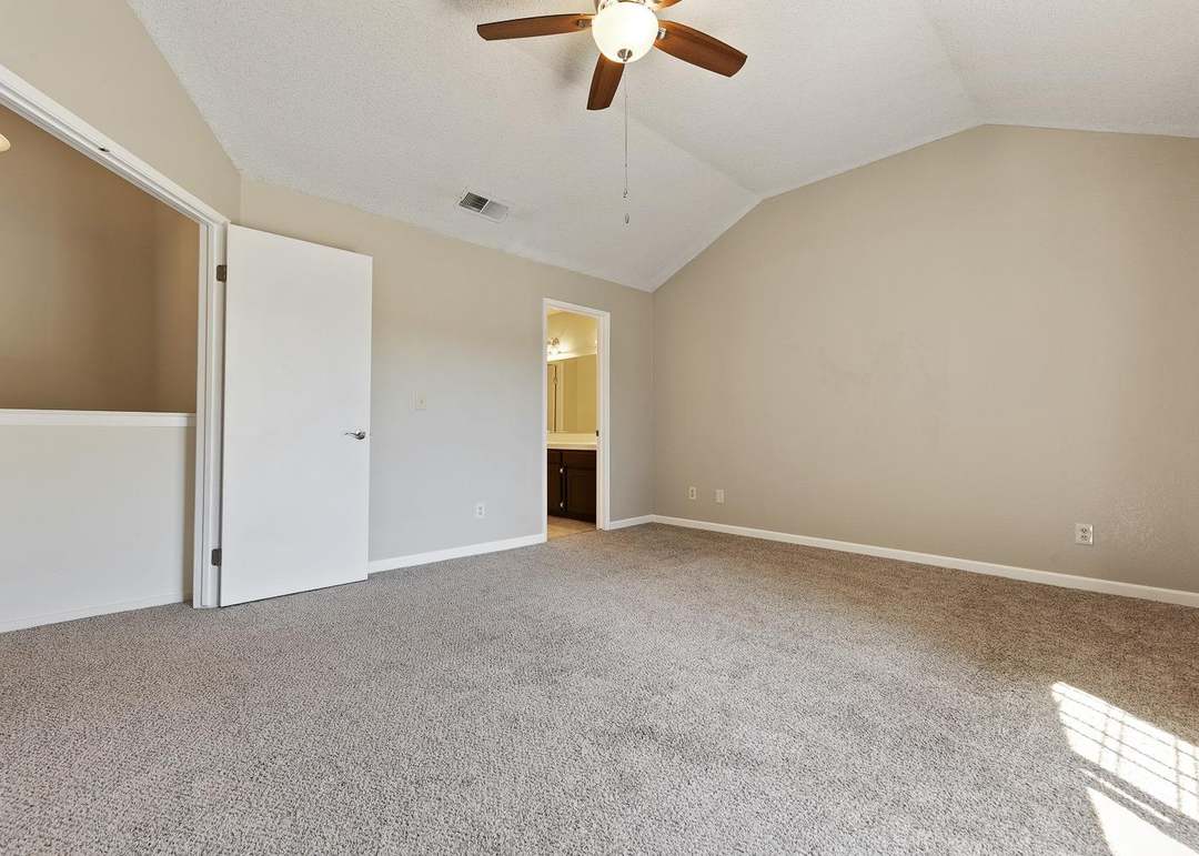 9525 N Archie Ave, Fresno, CA 93720