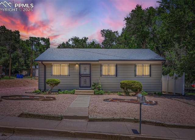Property at 710 W Washington St, Colorado Springs, CO 80907, 3 beds, 1 bath