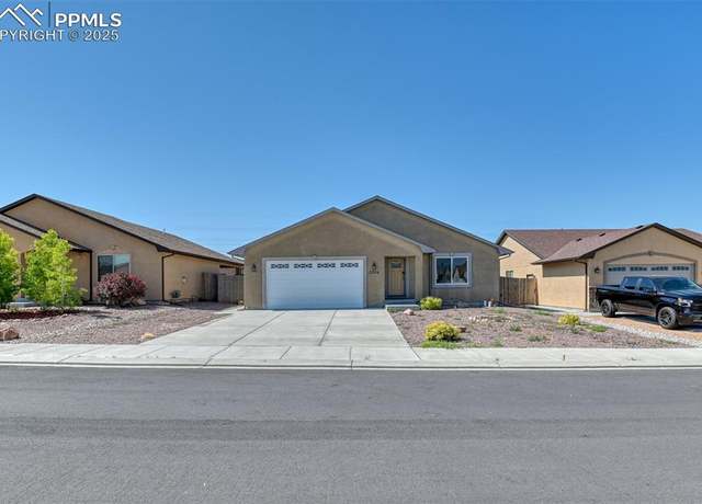 Property at 2306 Cliffmoor Ln, Pueblo, CO 81008, 3 beds, 2 baths
