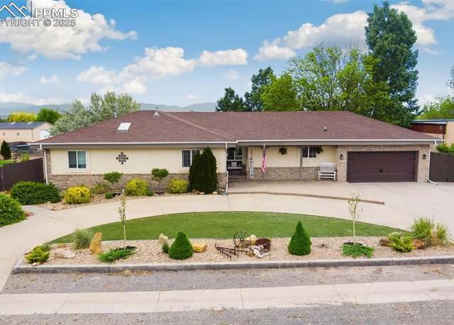 Property at 501 S Putter Dr, Pueblo, CO 81007, 4 beds, 3 baths
