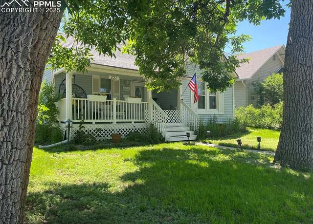 Property at 223 Custer Ave, Colorado Springs, CO 80903, 3 beds, 1 bath