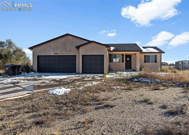 Property at 946 E Walden Dr, Pueblo West, CO 81007, 3 beds, 2 baths