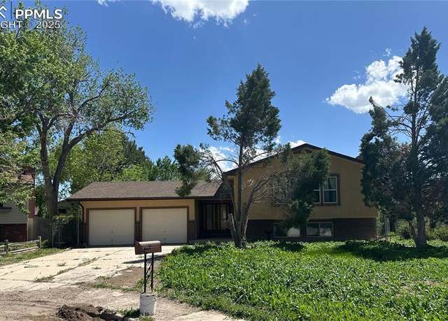 Property at 7460 Colonial Dr, Fountain, CO 80817, 4 beds, 3 baths