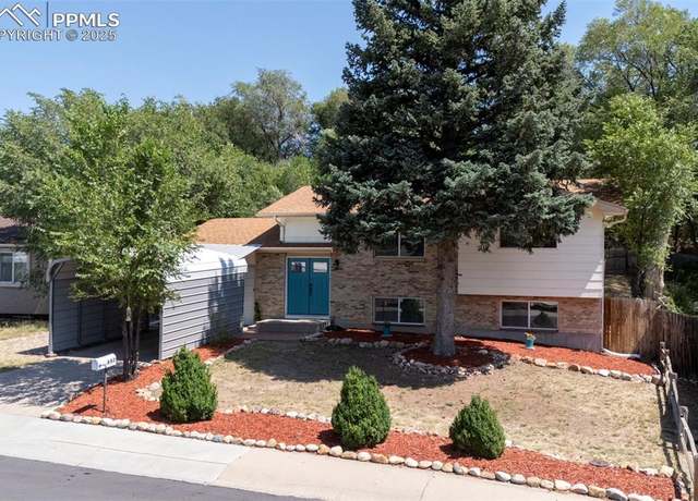 Property at 652 Squire St, Colorado Springs, CO 80911, 3 beds, 2 baths