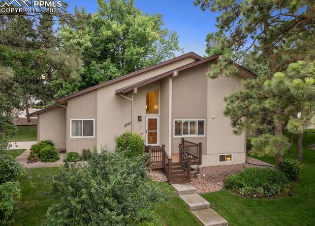 Property at 1725 Applewood Ridge Ct, Colorado Springs, CO 80918, 4 beds, 3.5 baths