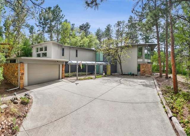 Property at 3 Heather Cir, Colorado Springs, CO 80906, 3 beds, 2.5 baths