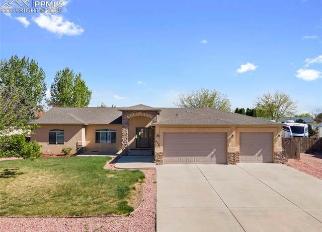 Property at 434 W Fairway Dr, Pueblo West, CO 81007, 5 beds, 3 baths