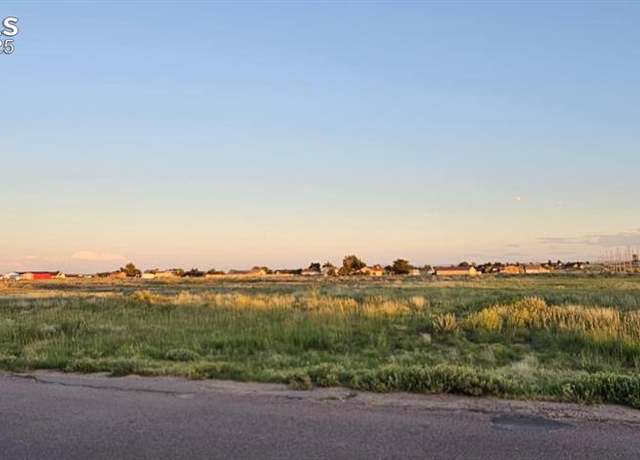 Property at 1070 E Sequoya Dr, Pueblo West, CO 81007
