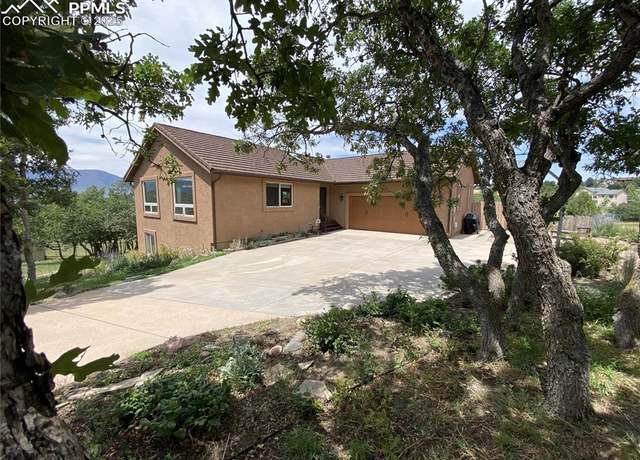 Property at 660 Harness Rd, Monument, CO 80132, 3 beds, 2.5 baths
