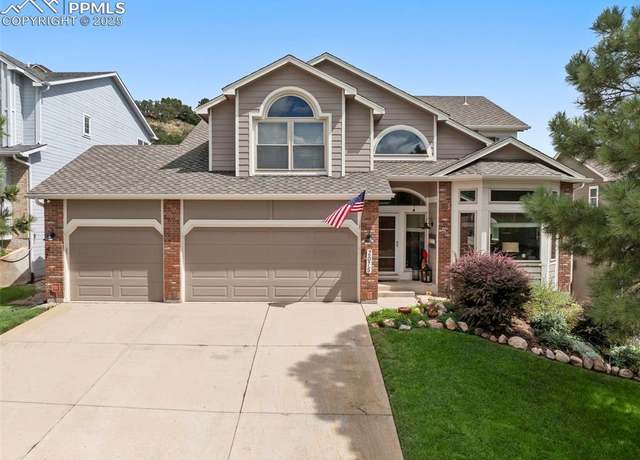 Property at 2075 Kittridge Ave, Colorado Springs, CO 80919, 5 beds, 3.5 baths