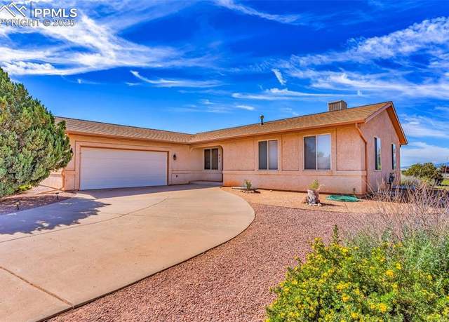 Property at 922 W Saguache Dr, Pueblo West, CO 81007, 4 beds, 3 baths