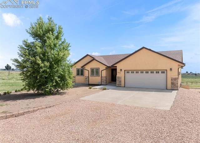 Property at 1446 N Bowen Dr, Pueblo, CO 81007, 3 beds, 2 baths