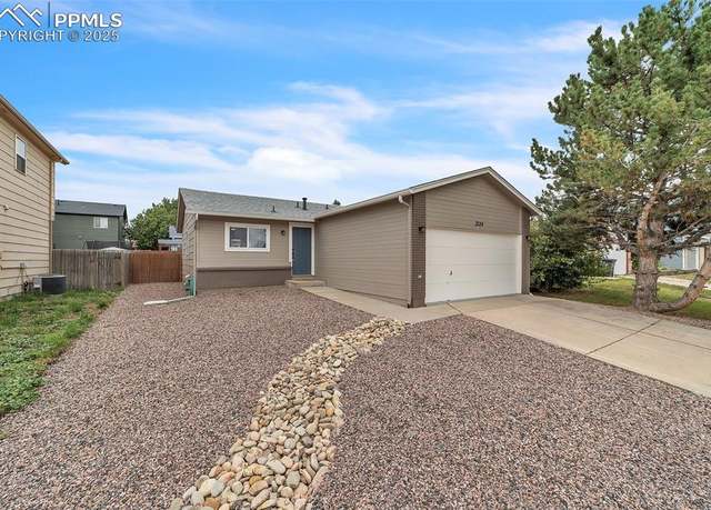 Property at 2124 Bent Tree Ln, Fountain, CO 80817, 3 beds, 2 baths