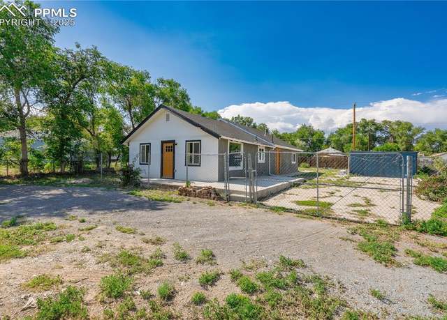 Property at 2027 E 14th St, Pueblo, CO 81001, 7 beds, 4 baths