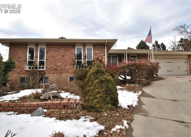 Property at 2802 Ridgeglen Pl, Colorado Springs, CO 80918, 4 beds, 3 baths