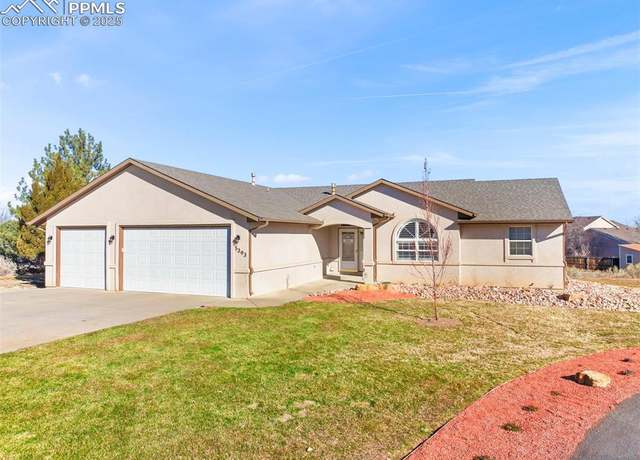 Property at 5393 Cragmoor Dr, Pueblo, CO 81005, 3 beds, 3 baths