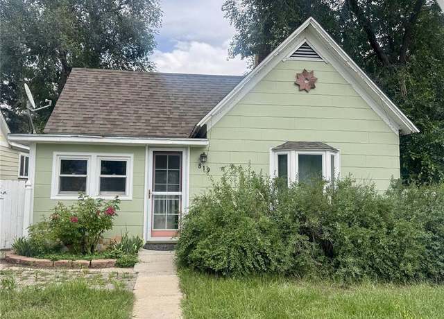 Property at 819 Sahwatch St, Colorado Springs, CO 80903, 2 beds, 1 bath
