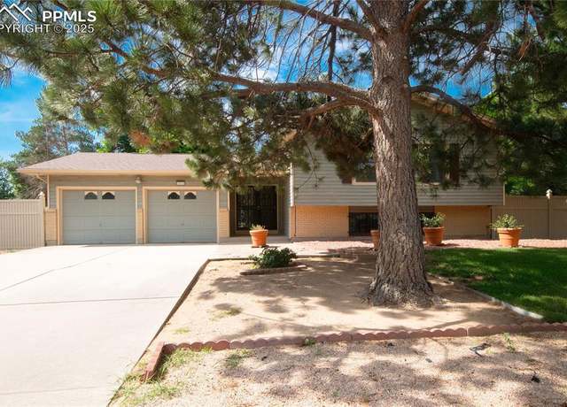 Property at 3620 E Cresta Loma Cir, Colorado Springs, CO 89011, 5 beds, 3 baths