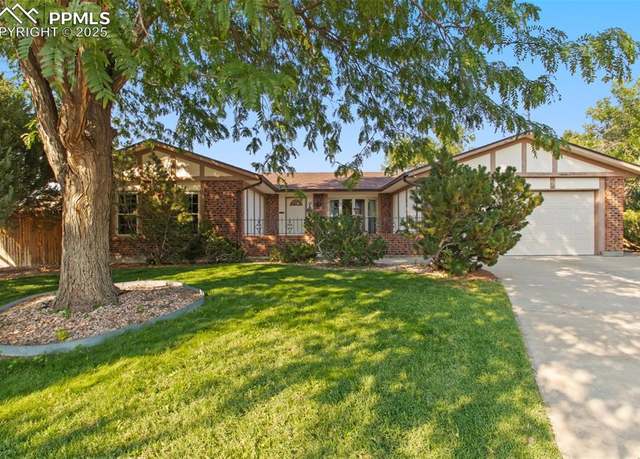 Property at 15 Bellflower Ct, Pueblo, CO 81001, 5 beds, 3.5 baths