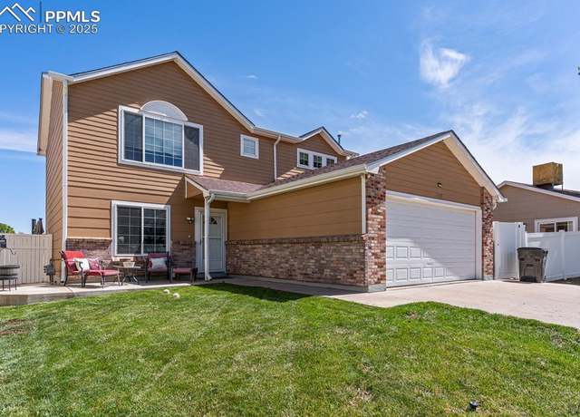 Property at 2000 Toronto St, Pueblo, CO 81004, 4 beds, 2.5 baths