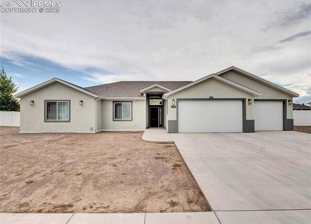 Property at 1112 Riverbend Ct, Alamosa, CO 81101, 5 beds, 3 baths