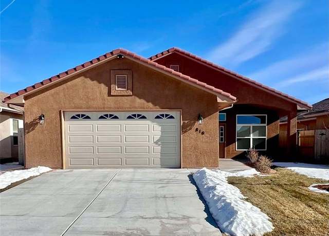 Property at 810 Thorncrest Dr, Pueblo, CO 81005, 3 beds, 2 baths
