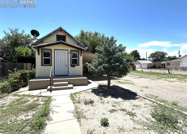 Property at 802-806 E Mesa Dr, Pueblo, CO 81006, 2 beds, 2 baths