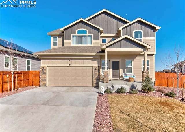 Property at 9422 Fairway Glen Dr, Peyton, CO 80831, 6 beds, 3.5 baths