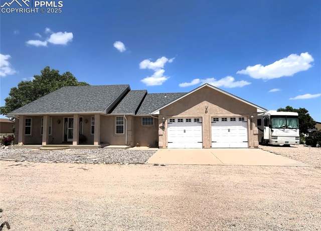 Property at 461 E Fredonia Dr, Pueblo, CO 81007, 3 beds, 2.5 baths