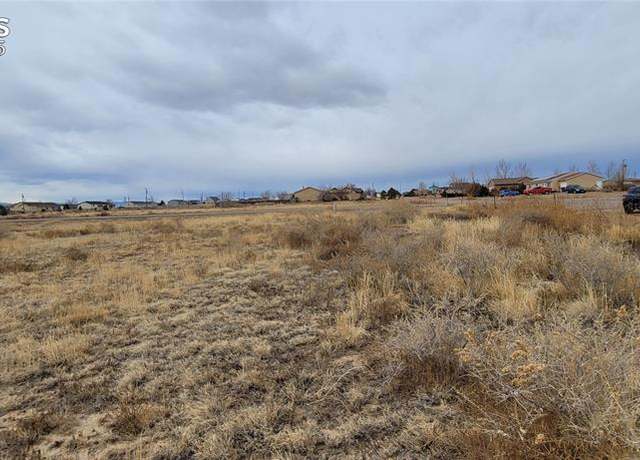 Property at 142 E Croyden Dr, Pueblo, CO 81007